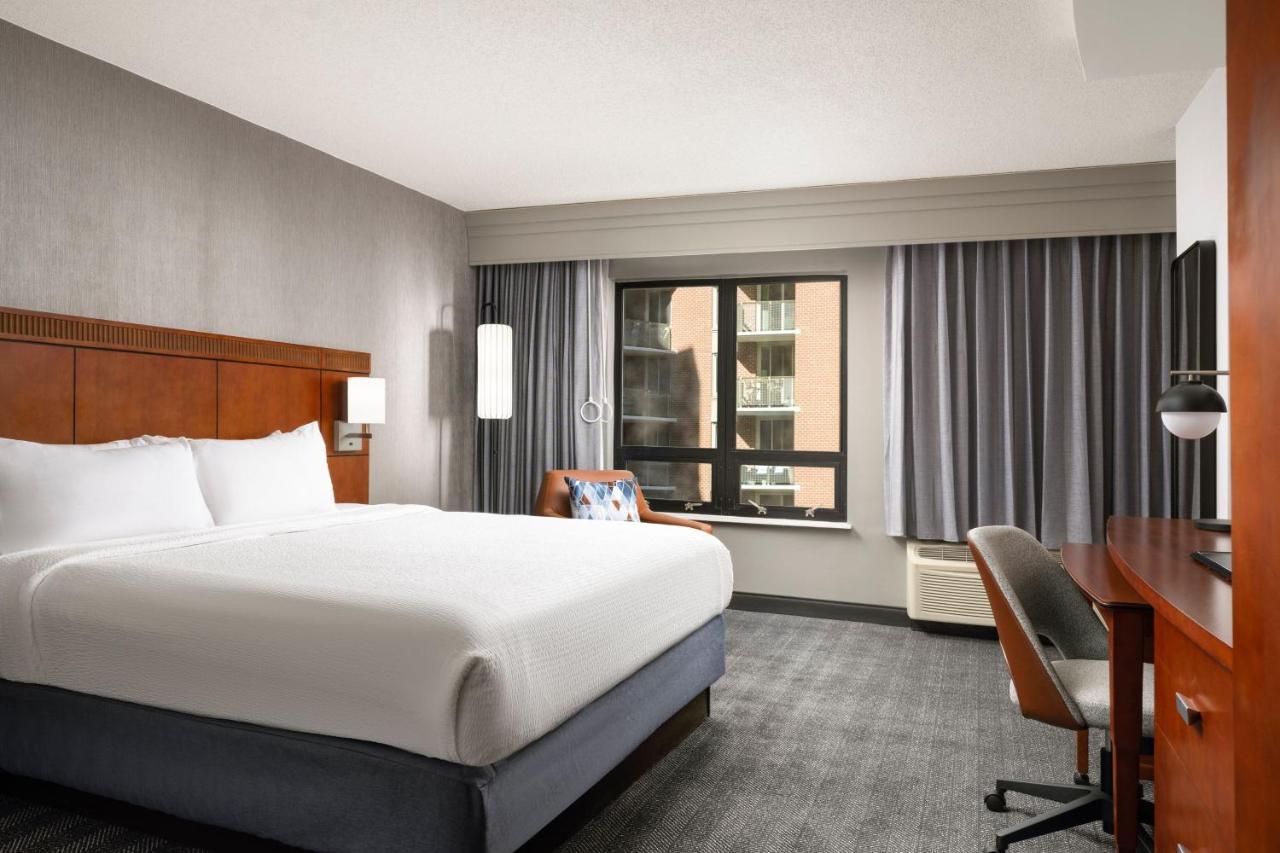 Отель Courtyard By Marriott Washington Capitol Hill/Navy Yard Экстерьер фото