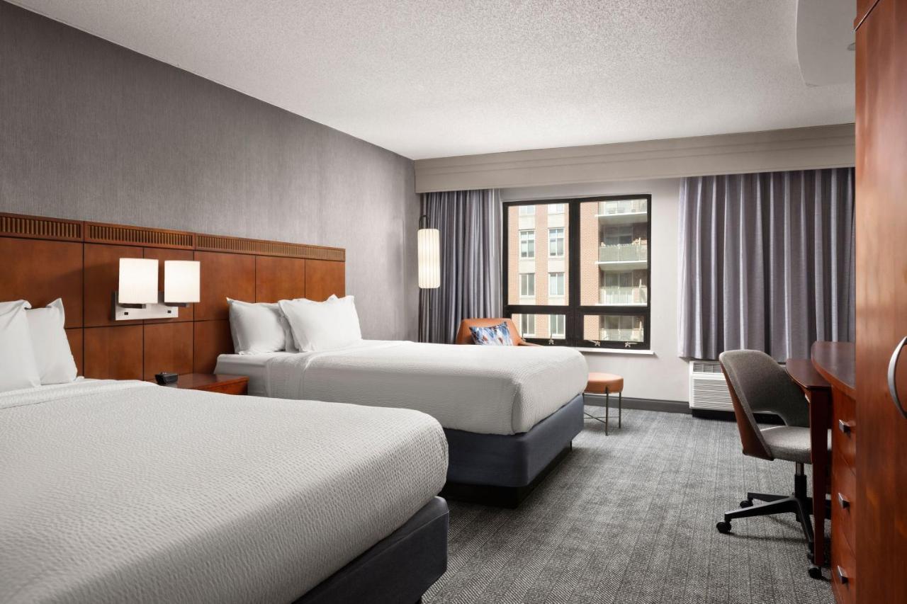 Отель Courtyard By Marriott Washington Capitol Hill/Navy Yard Экстерьер фото