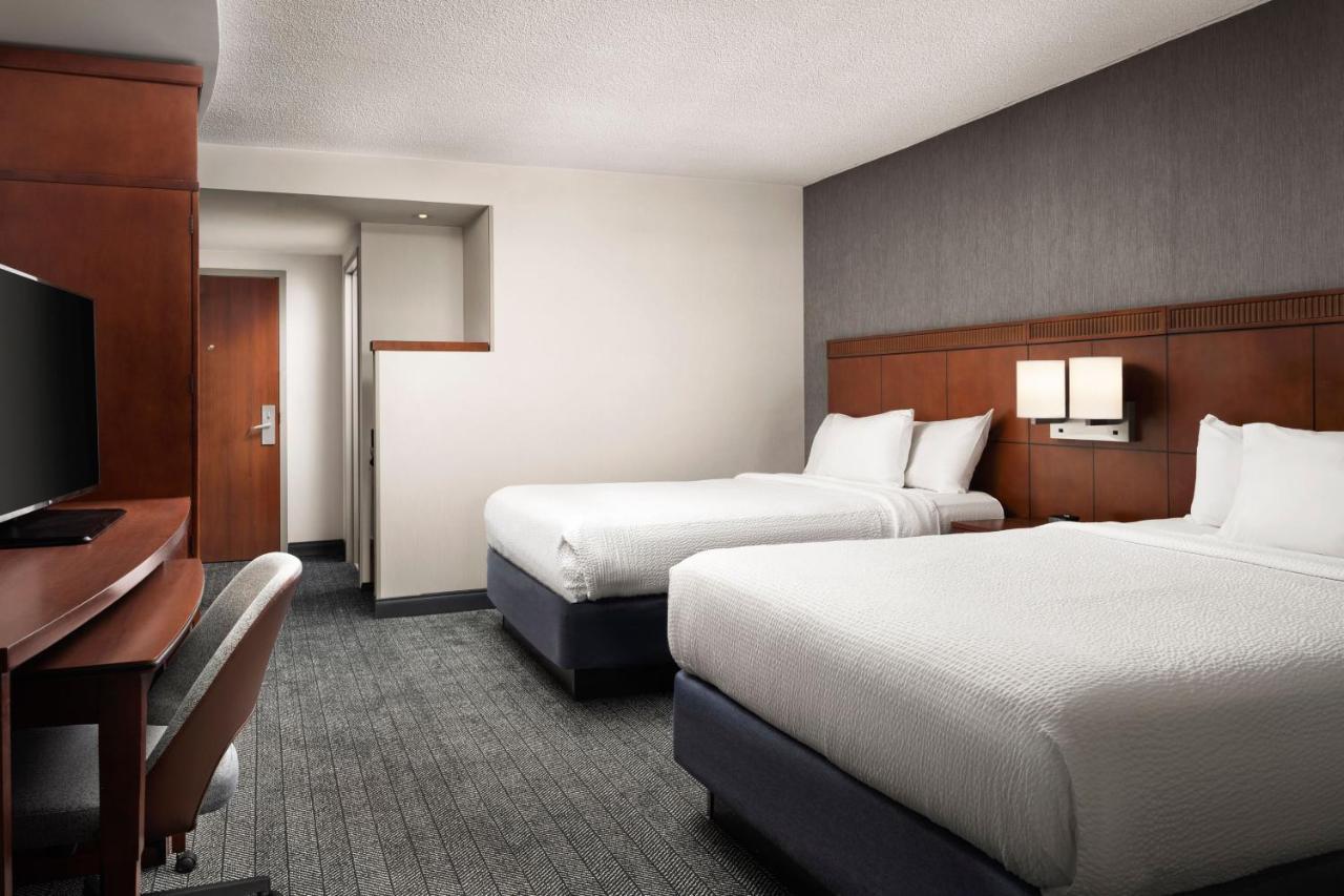 Отель Courtyard By Marriott Washington Capitol Hill/Navy Yard Экстерьер фото