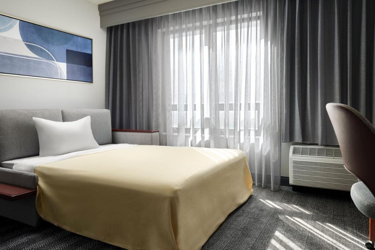 Отель Courtyard By Marriott Washington Capitol Hill/Navy Yard Экстерьер фото