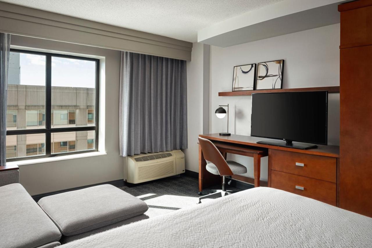 Отель Courtyard By Marriott Washington Capitol Hill/Navy Yard Экстерьер фото