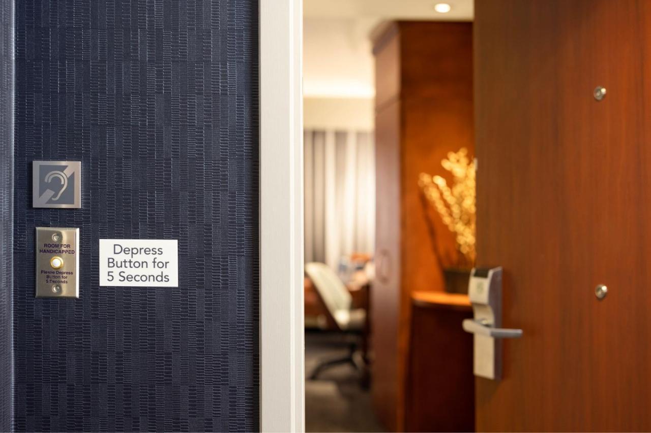 Отель Courtyard By Marriott Washington Capitol Hill/Navy Yard Экстерьер фото