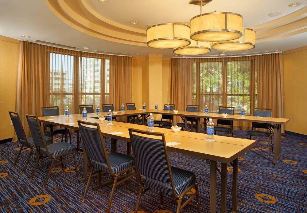 Отель Courtyard By Marriott Washington Capitol Hill/Navy Yard Экстерьер фото