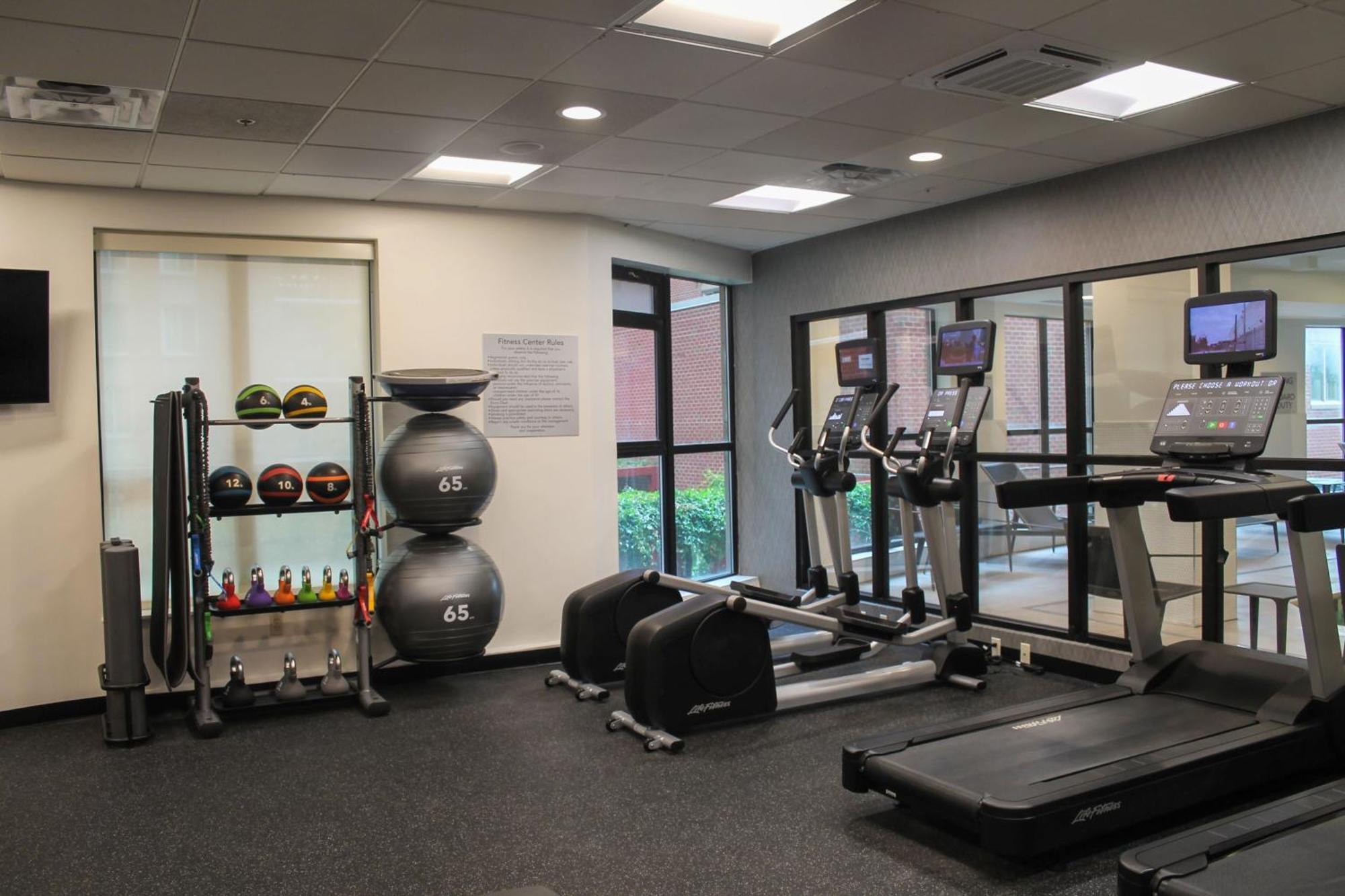 Отель Courtyard By Marriott Washington Capitol Hill/Navy Yard Экстерьер фото