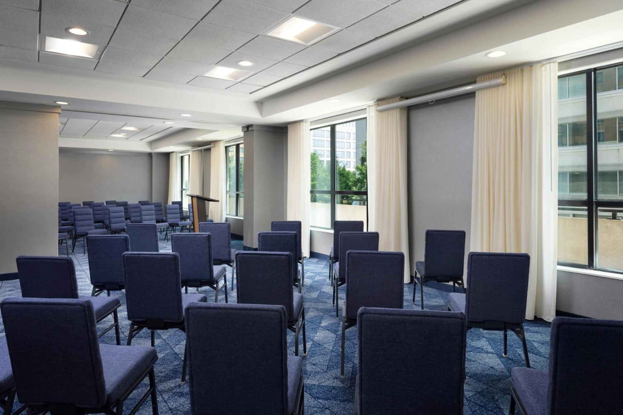 Отель Courtyard By Marriott Washington Capitol Hill/Navy Yard Экстерьер фото
