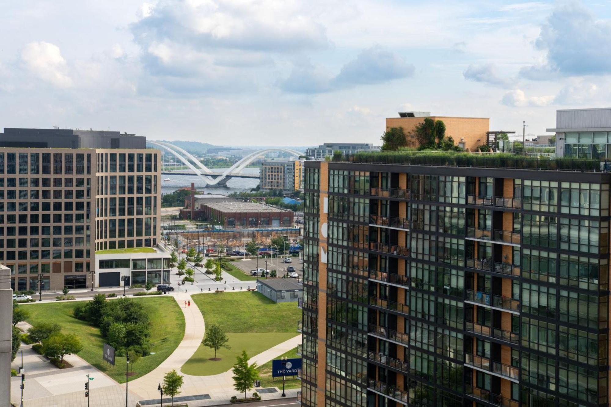 Отель Courtyard By Marriott Washington Capitol Hill/Navy Yard Экстерьер фото