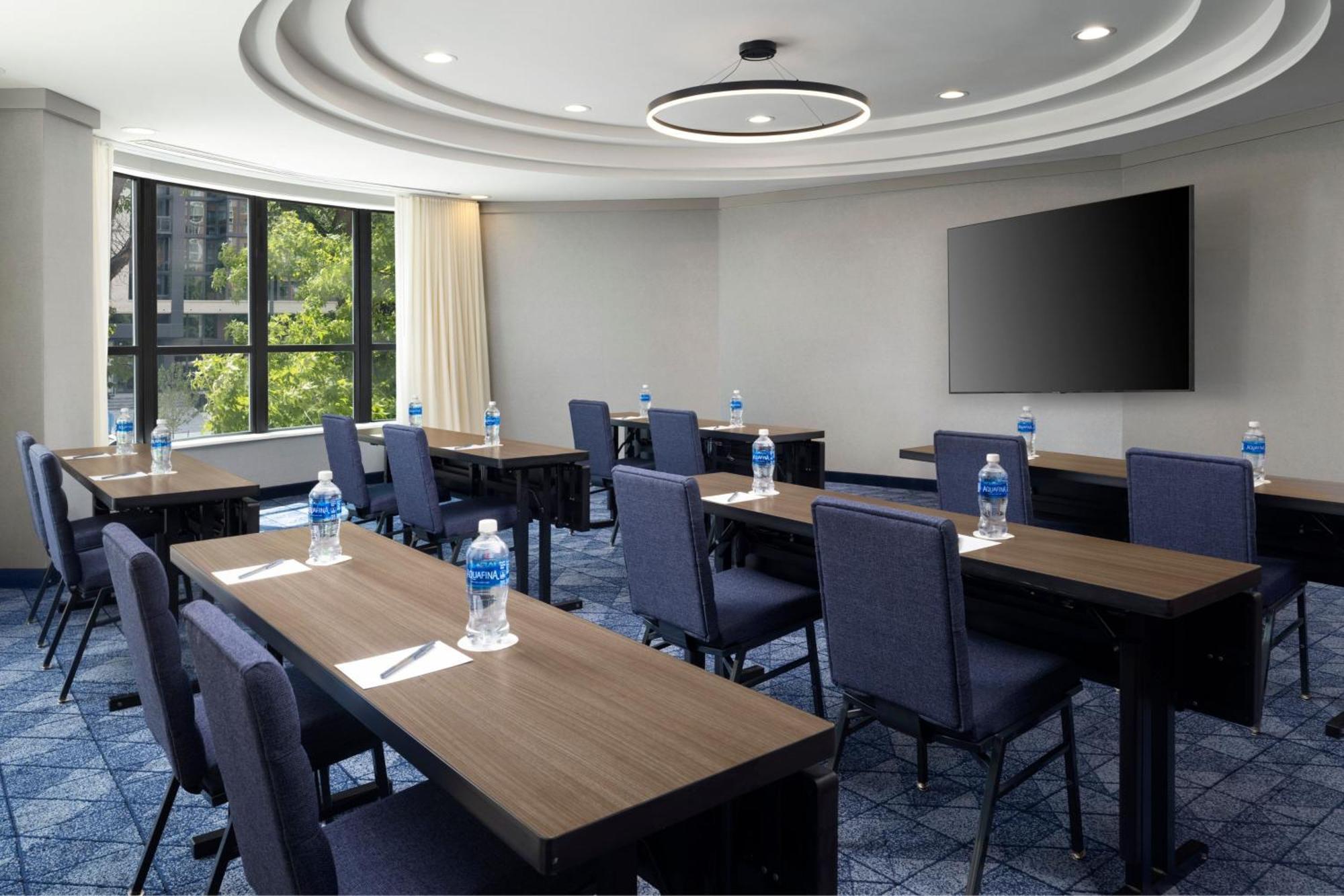 Отель Courtyard By Marriott Washington Capitol Hill/Navy Yard Экстерьер фото