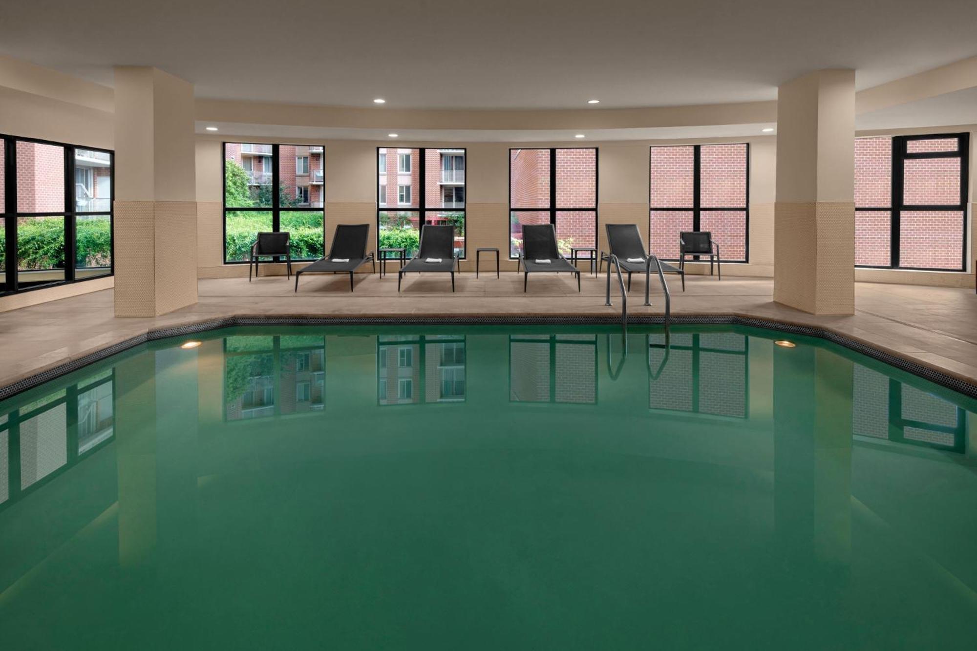 Отель Courtyard By Marriott Washington Capitol Hill/Navy Yard Экстерьер фото