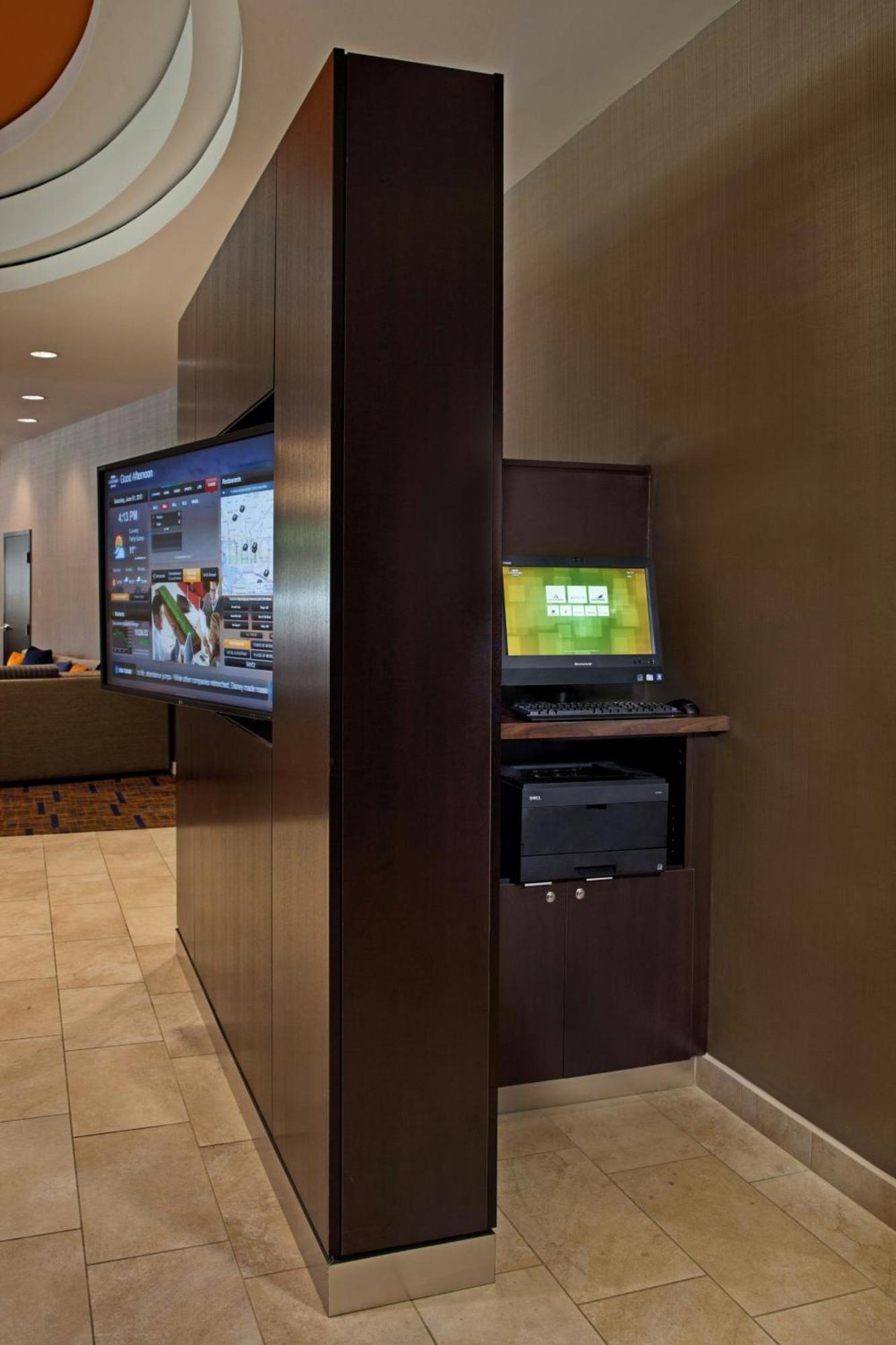 Отель Courtyard By Marriott Washington Capitol Hill/Navy Yard Экстерьер фото