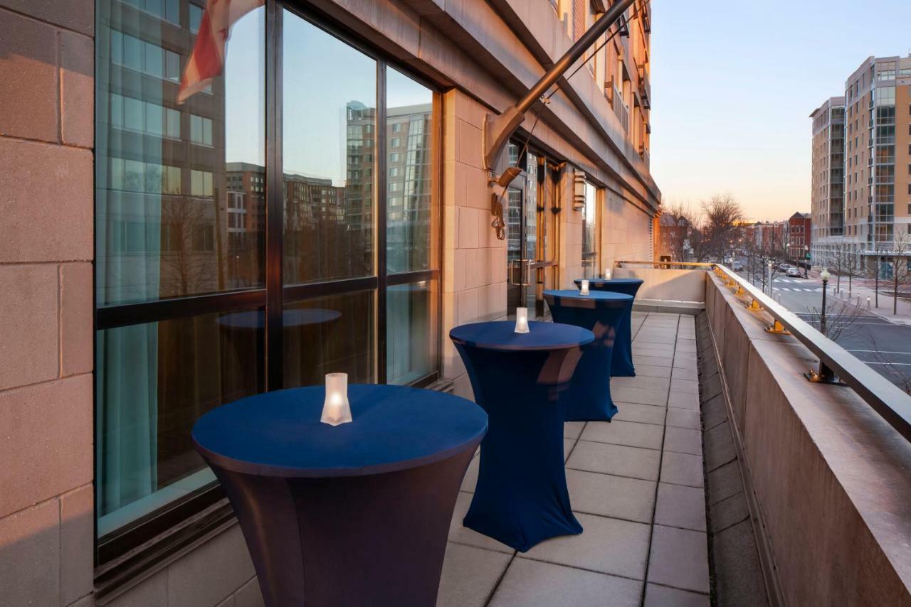 Отель Courtyard By Marriott Washington Capitol Hill/Navy Yard Экстерьер фото